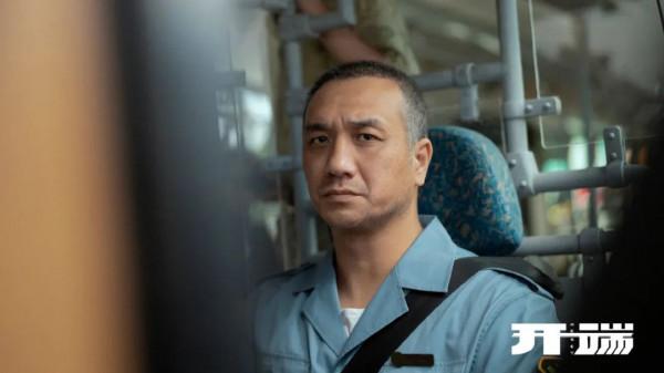 一口氣刷完8集，國產劇開年就出了王炸