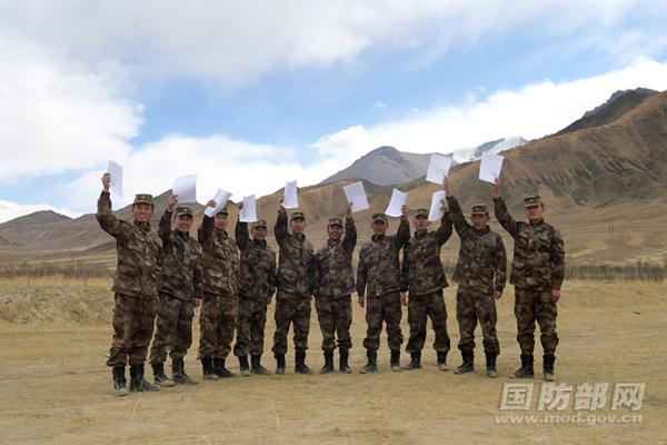 軍娃妙佳和她的“兵爸爸”們