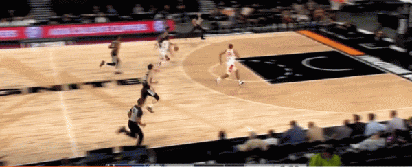 曾凡博出場3分鐘0分1籃板提前傷退 點燃隊不敵快船遭遇兩連敗 曾凡博出場3分鐘0分1籃板提前傷退 點燃隊不敵快船遭遇兩連敗