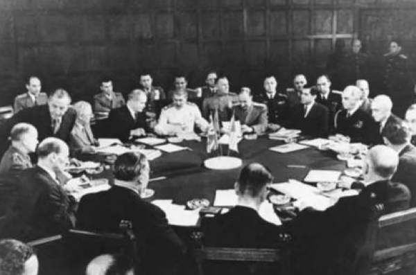 僅隔4年！蘇聯成功引爆第一顆原子彈，蘇聯究竟靠什麼追上美國的