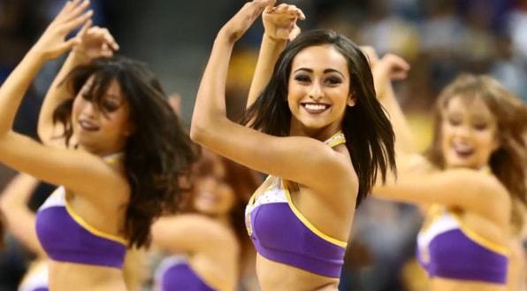 海王實錘！克萊快攻撞翻女裁判，起身後相互示意太有愛了