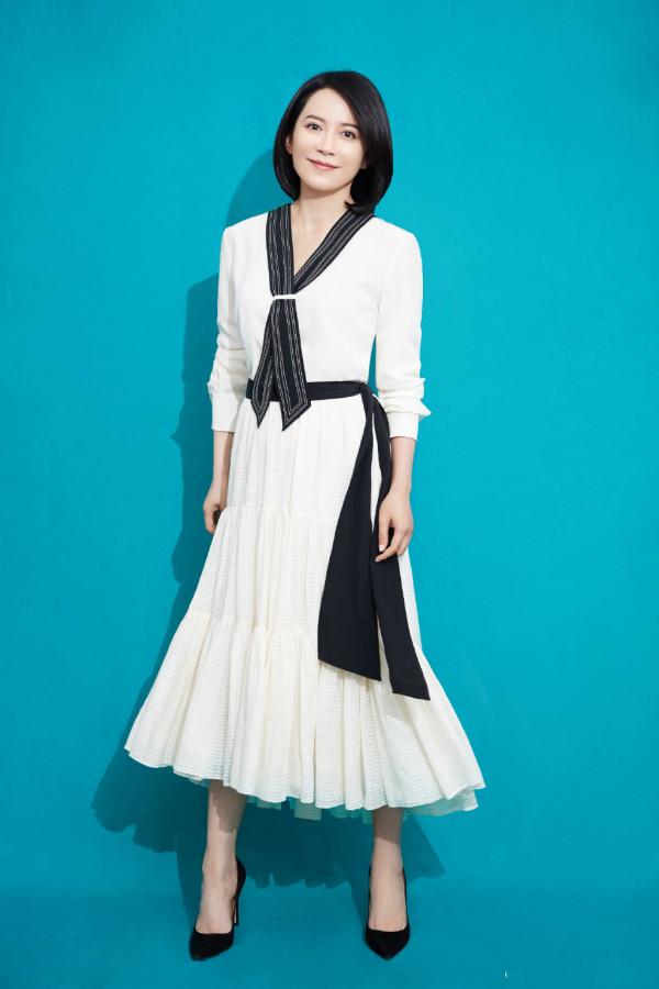 50歲的俞飛鴻，越來越有女人味