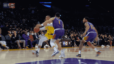 湖人又崩了，老炮攻防兩端拿捏詹瓜！鵜鶘再現勇士電梯門戰術