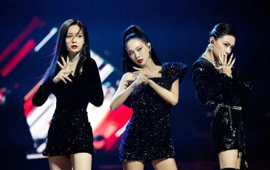 張雨綺,即便有時她看起來略顯強勢,但卻沒有讓人感到不舒服 張雨綺,即便有時她看起來略顯強勢,但卻沒有讓人感到不舒服