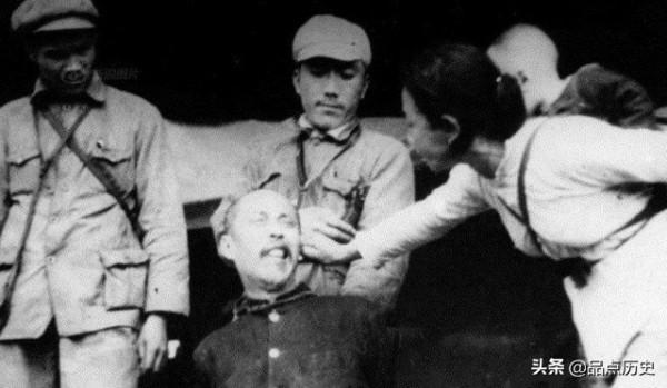 1949年，江西解放，毛主席指示：活捉肖家壁，20年的總賬該算了