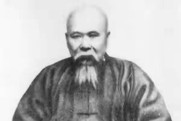 他曾多次幫助偉人，建國後進京求職，偉人：早替你安排好了