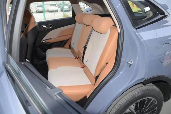 拿鐵DHT:緊湊型SUV,造型穩重,空間寬敞,外觀時尚 拿鐵DHT:緊湊型SUV,造型穩重,空間寬敞,外觀時尚