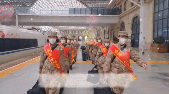 帥炸！全國首次！女兵授劍儀式來了