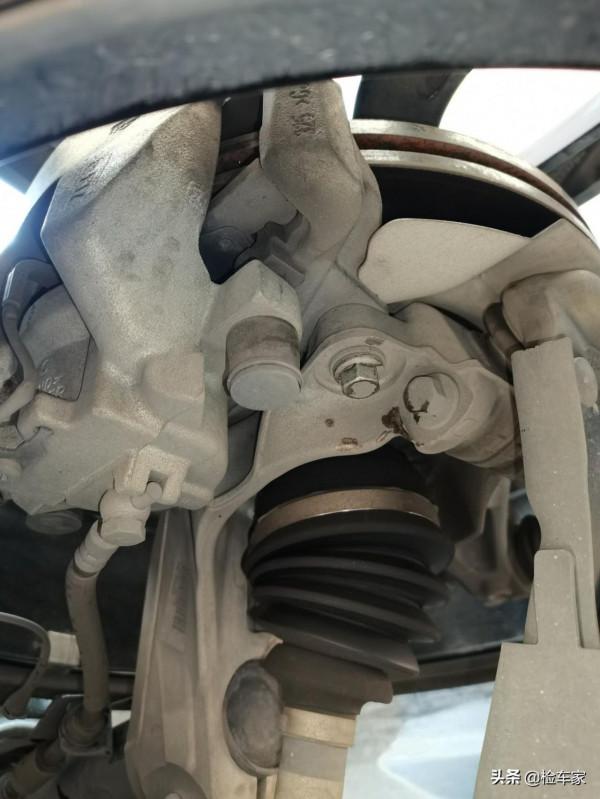 當年的加價虎，如今的貶值王，大哥花42萬買輛攬勝極光值嗎