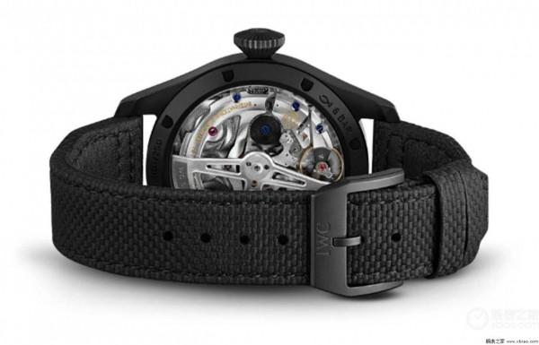 IWC萬國表推出大型飛行員萬年曆腕錶“賽車綠”特別限量版 IWC萬國表推出大型飛行員萬年曆腕錶“賽車綠”特別限量版