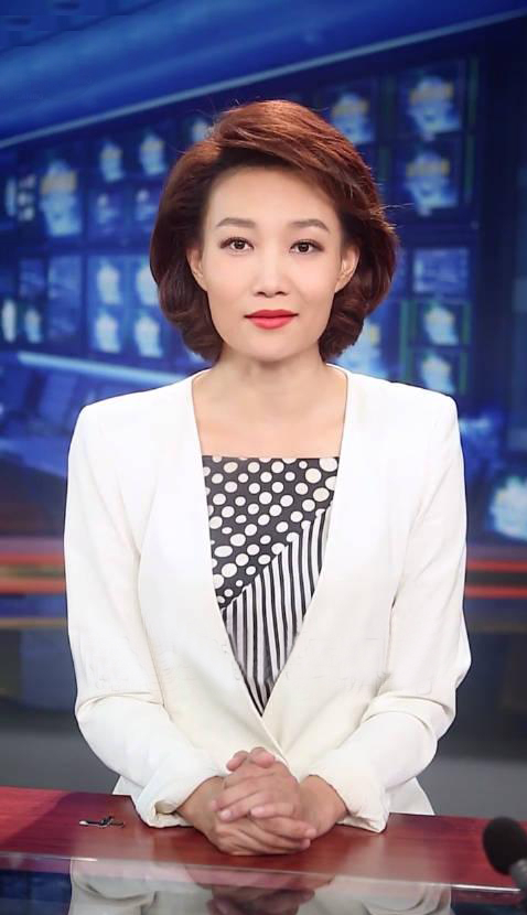 《新聞聯播》美女主播李梓萌:風光背後有艱辛,婚戀成父母的心病 《新聞聯播》美女主播李梓萌:風光背後有艱辛,婚戀成父母的心病