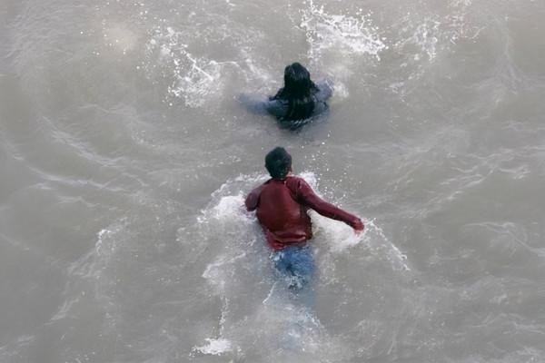 為救人，從10米大橋一躍而下的英雄孟祥斌 其遺孀葉慶華現狀如何？