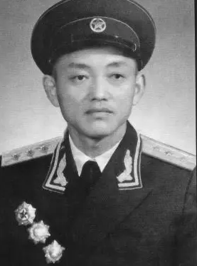 比180師還艱難的部隊,全團向美軍反殺過去,團長後升軍區副司令 比180師還艱難的部隊,全團向美軍反殺過去,團長後升軍區副司令