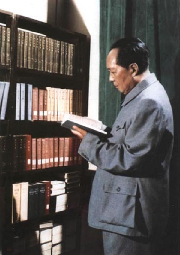 毛主席:“三天不學習,趕不上劉少奇”,劉少奇如何巧妙回敬? 毛主席:“三天不學習,趕不上劉少奇”,劉少奇如何巧妙回敬?