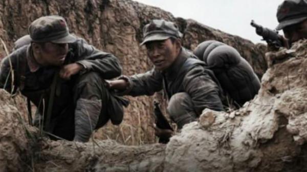 1937年，周恩來遭土匪襲擊，警衛員挺身而出擋子彈，還被刺20多刀