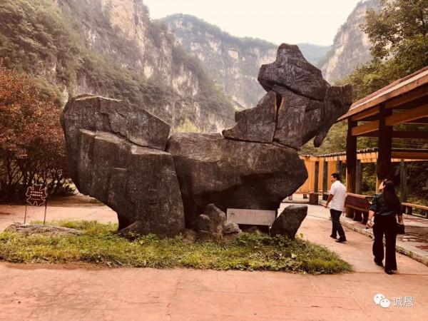 鳳凰歡樂谷的聯想