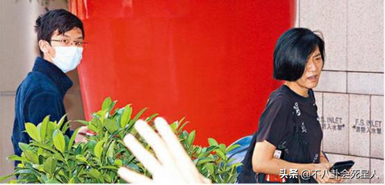 被前夫威脅、拼命賺錢落病根，娛樂圈裡的單親媽媽，各有各的艱辛