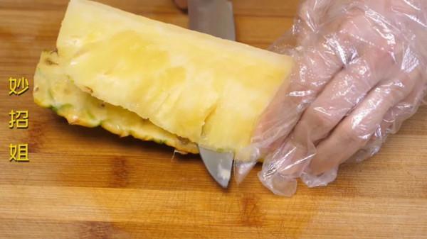 今天才知道，菠蘿還可以這樣切！不削皮不挖眼，真的太省事了