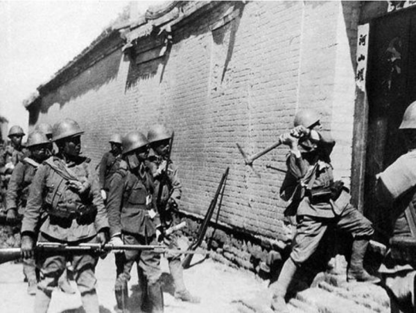 八年艱苦抗戰，八路軍的彈藥從哪裡來？毛澤東指示：另闢蹊徑