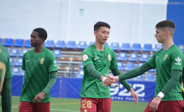 1-0！熱身！21歲國腳仍復刻“前留洋頭牌悲劇”，入西甲勁旅0出場