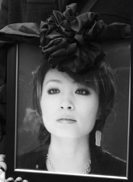 患抑鬱症的明星們，一位抗抑成功，八位魂歸天國，龐麥郎怎樣了？