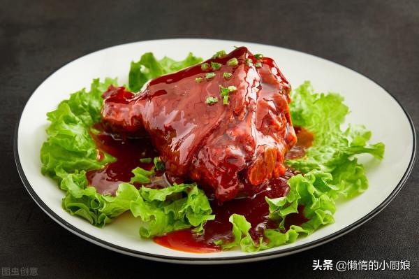 肘子這樣做才好吃，肥而不膩，軟爛入味，年夜飯壓軸菜首選哦