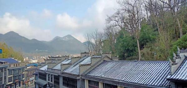 七絕 正月風景