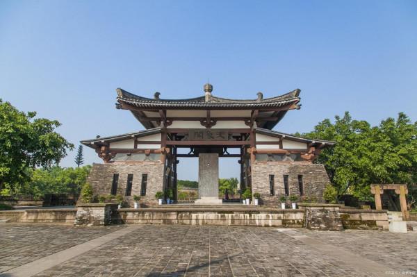 歷朝歷代的皇帝們,尤其是開國君主皇帝的爹為何都不是人? 歷朝歷代的皇帝們,尤其是開國君主皇帝的爹為何都不是人?