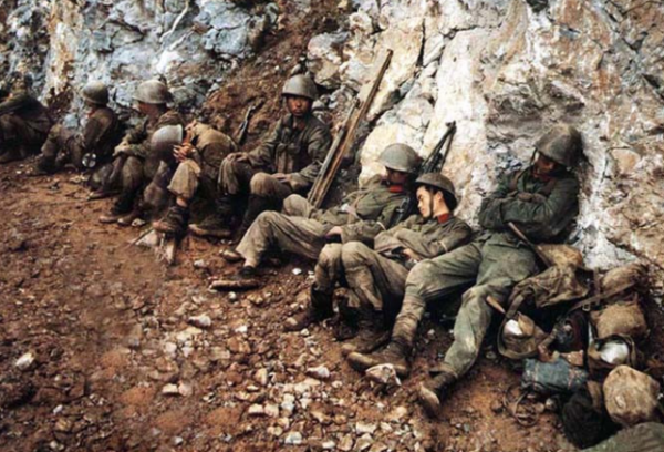 為什麼無往不勝的美國，每次遇到中國就是慘敗，原因是什麼？