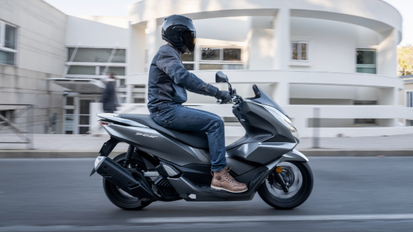 3萬內想給父親買一輛,通勤兼顧釣魚的高品質摩托車,求推薦 3萬內想給父親買一輛,通勤兼顧釣魚的高品質摩托車,求推薦