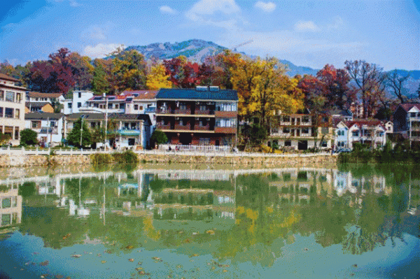 旅遊也要捲起來！！偷偷收藏秋季最美的8個地方....