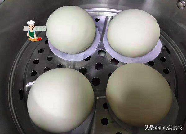 蒸饅頭時，冷水還是沸水好？爭議挺大，牢記4個關鍵點，暄軟白胖