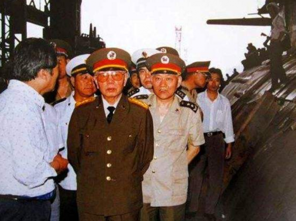 1988年，越南軍艦侵犯我國赤瓜礁，劉華清：打就打，堅決打