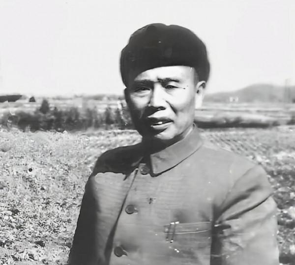 八路軍715團下轄3個營，主要領導人是誰？1955年被授予什麼軍銜？
