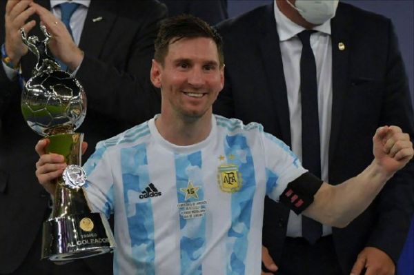 梅西都是隊裡大高個，世界足球歷史最矮11人超級陣容，誰能擋我？