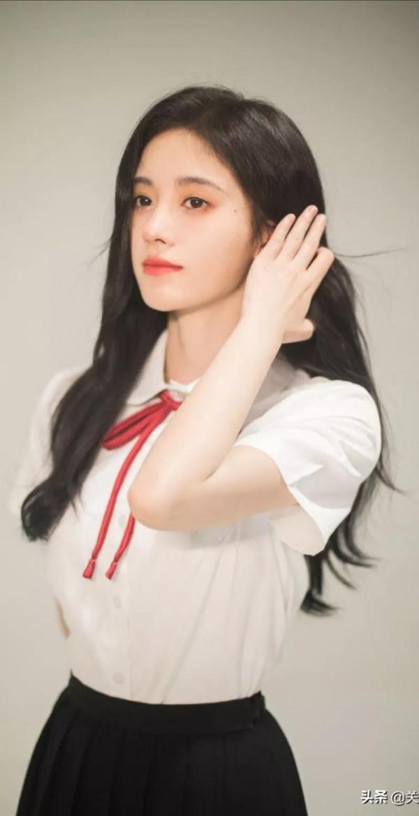 鞠婧禕美照一冊，欣賞