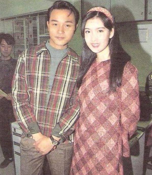 一組周慧敏的老照片曝光，一定有你沒見過的