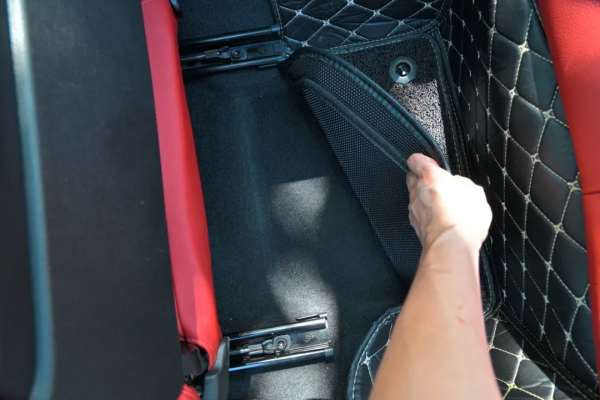 二手寶馬敞篷220i，年均一萬公里，還有M套件，二十多萬即可擁有