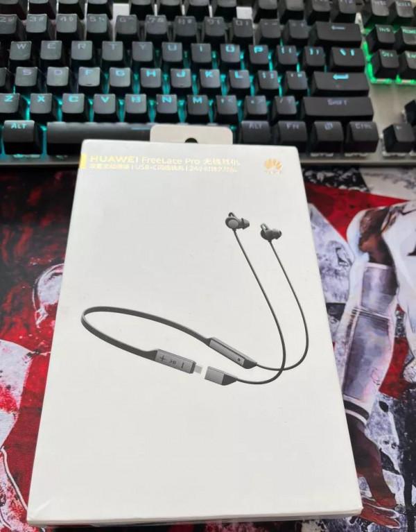 華為FreeLace Pro，挺好的，只比蘋果差一點