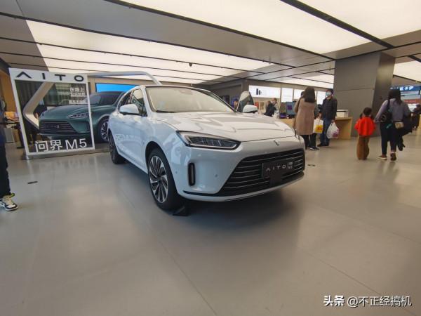 華為智慧座艙，真的智慧嗎？問界M5給你答案