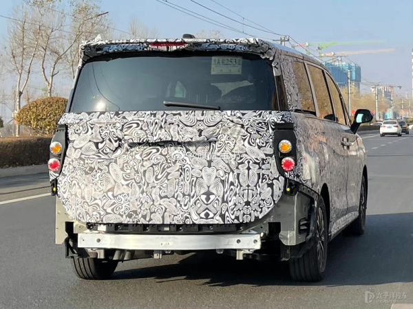 紅旗首款MPV路試諜照曝光 有望2022年下半年亮相