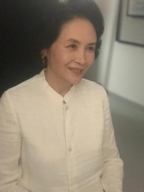 越老越瀟灑的典型，還要看宋曉英！66歲穿衣有道，媽媽們照著穿搭