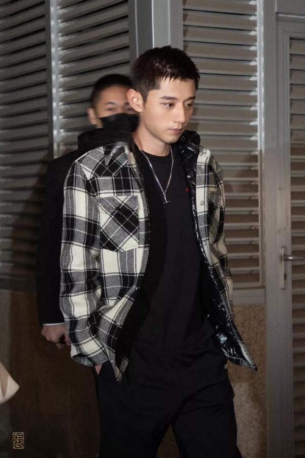 張繼科解約！網友：終於不用給田亮夫婦打工了