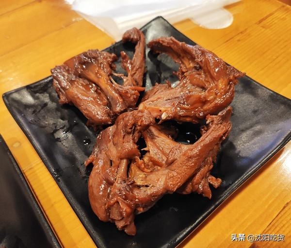 在米線店被鴨子圈粉了,鴨血粉絲和麻辣鴨貨都比米線有特色的 在米線店被鴨子圈粉了,鴨血粉絲和麻辣鴨貨都比米線有特色的