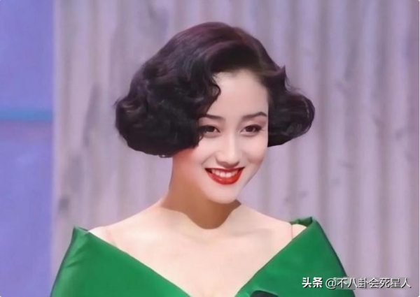 10位自然衰老的中老年女星，面板鬆弛滿面皺紋，但比整容臉舒服