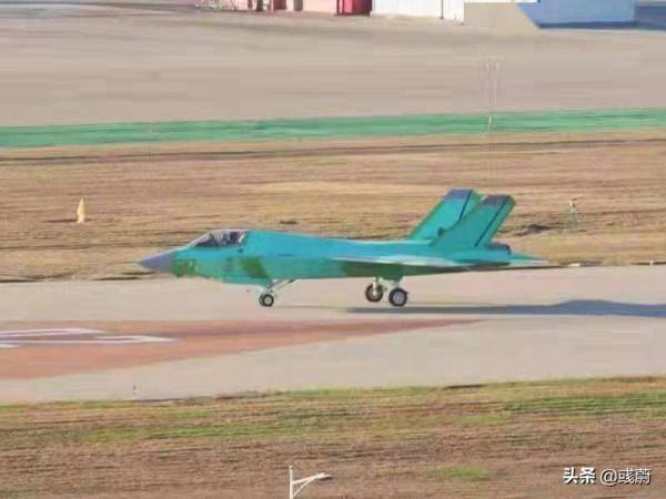 總師所說：已經在試飛的殲35隱身戰機，確定的四個型號都有哪些？