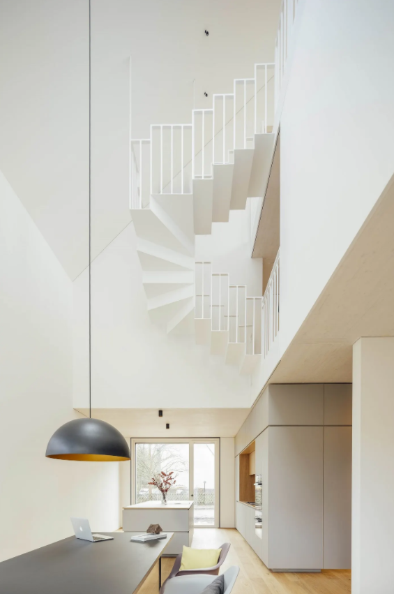 德國柏林現代獨棟住宅，將房子延伸到花園