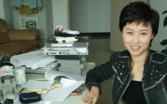 著名主持人魏笑,25歲僅當36小時新娘不幸離世,丈夫為愛至今不娶 著名主持人魏笑,25歲僅當36小時新娘不幸離世,丈夫為愛至今不娶