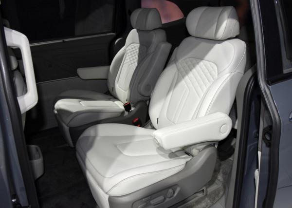 車長近5米,軸距超3米,16.98萬元起售的現代庫斯途配置厚道嗎? 車長近5米,軸距超3米,16.98萬元起售的現代庫斯途配置厚道嗎?