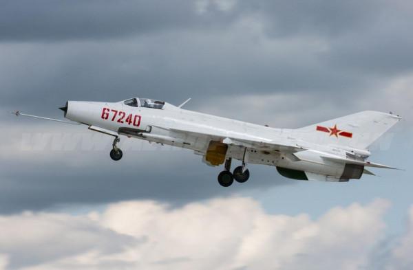 2001年南海撞機時中國海空裝備如此落後 空軍二代機 艦艇靠火炮防空 2001年南海撞機時中國海空裝備如此落後 空軍二代機 艦艇靠火炮防空